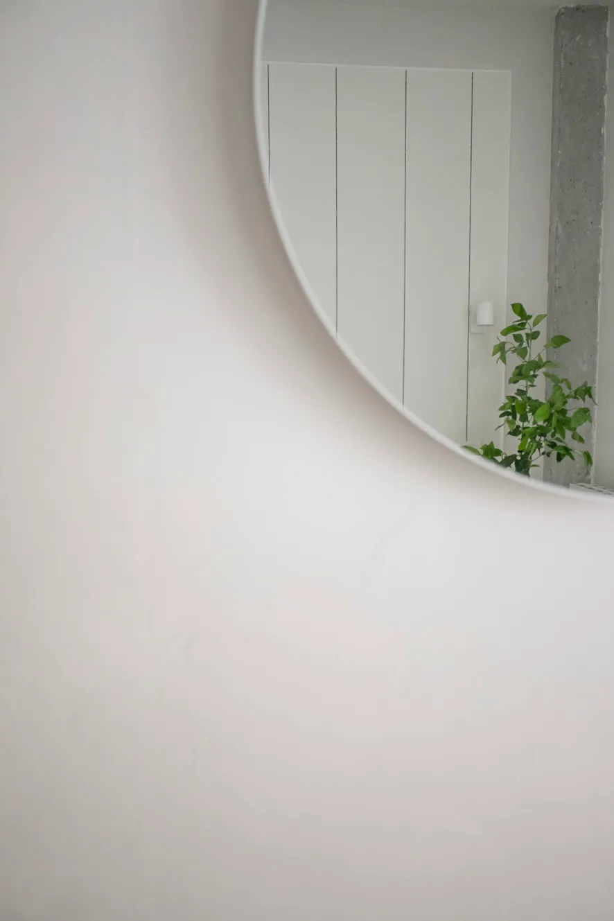 Perspectiva del dormitorio matrimonio que muestra la continuidad entre zonas